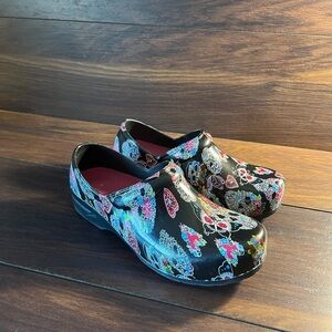 Colorful Floral Women's Clogs